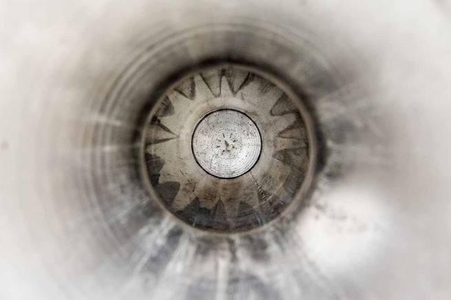 A look at the inside of the BPM5 combustion chamber af the first test reveals a nice imprint of the injector spray fan.