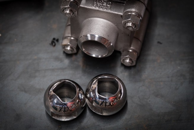 Vari-V 90 degree balls from Gosco Valves allows us to run a stable and well controlled pre stage using just one valve per propellant.