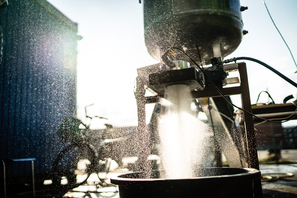 Waterflow test of an NTU injector April 2016